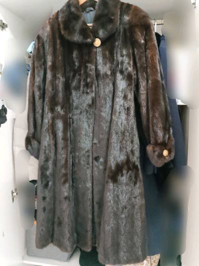 跟风切了一件中古貂，雅虎日拍真的很上头，喊价停不下来。运费222，到国内还被税了506，历经9天终于到家了，大家看看怎么样？之前总有姐妹说200元切貂，我怎么切不到？



