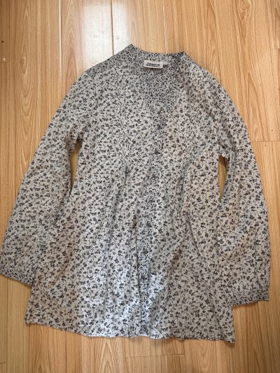 年末在挖煤姬淘到宝藏好物！不管是版型还是颜色都长在我审美上，成色超新，价格还很实惠，物流速度也给力，满分购物体验！


