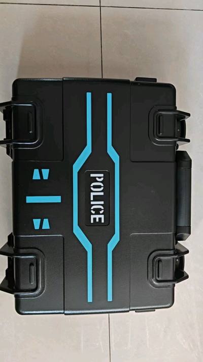 东西整体很不错，除了少了一个运输盒，但是可有可无，就是到国内之后速度有点慢，缴税交的有点多，其他都不错