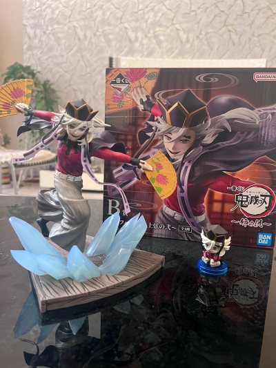 前段时间购买的童磨大人终于送到啦～本体特别完好盒子四角尖尖甚至卖家送的扭蛋都很好地包住了。又是一次完美的购物体验。