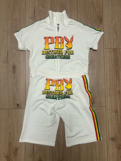 海淘衣服安全下车！版型超正、质感在线，细节做工都很惊喜，尺码也合身～物流比预想快，性价比拉满，挖到宝啦，已经开始期待下一波海淘啦✨