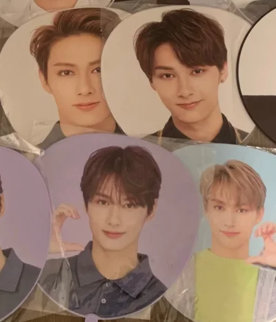 本次在挖煤姬上购买了seventeen成员文俊辉的大扇子，挖煤姬非常给力地用好价拍下了扇子，而且运输很安全稳妥，送到的时候都没出现瑕疵，非常值得肯定