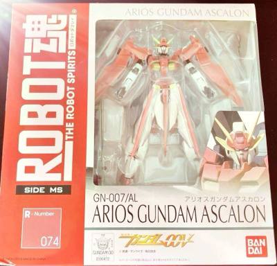 龙骑堕天使国内全新的不多，这次找到一个品相不错的全新，运气正好。
扭蛋大杂烩适合花小钱办大事，虽然也有不全的小玩意，但是价廉物美已经不错了。
这次又淘到两套seed人物扭蛋，大系列填坑+2……