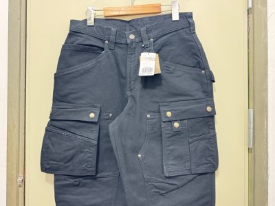 买过最好的一件裤子，全新，吊牌都在，物美价廉，一次性买了两件裤子，都是非常合身的，简直是量身定做一样，期待下次再来