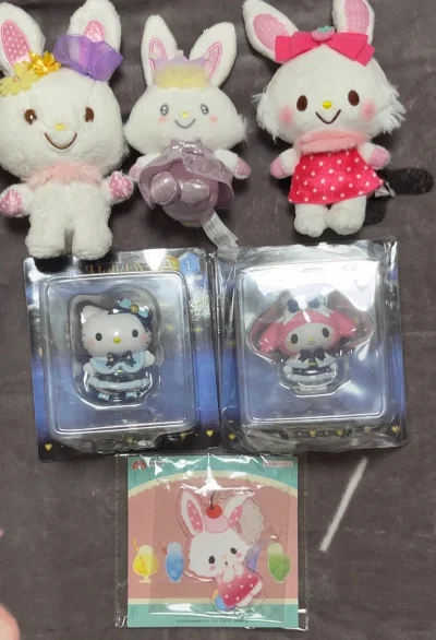 在挖煤姬下单的三丽鸥周边太香啦！过年期间物流也挺快的，没多久就收到了，包装严实，玩偶和手办都完好无损，可爱值拉满，下次还来！