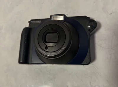 挖煤姬2月海淘稳稳下车? 宽幅拍立得完美到手！这次使用EMS邮政路线，发货速度超快，特别适合寄送像拍立得这样不太重但又需要小心保护的宝贝。从下单到收货全程追踪，清关也很顺利，稳稳当当送到家。