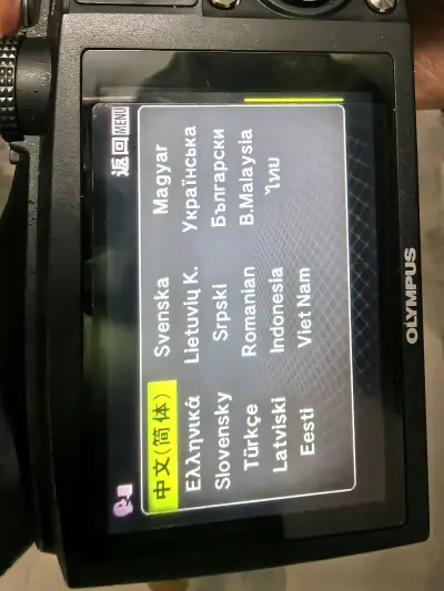 包装：卖家很细心负责的缠绕了保鲜膜和气泡膜，平台也缠绕了我加购的气泡膜，保护的很好。
物流：竞拍购买后卖家发货很快，平台也发货很快，但是在境外漂了一个月才到中国，国内海关和ems效率都很高，很快就送到了！！
货品：货品很新，配件齐全，机子无明显伤痕，反应灵敏，喜欢！...包装：卖家很细心负责的缠绕了保鲜膜和气泡膜，平台也缠绕了我加购的气泡膜，保护的很好。
物流：竞拍购买后卖家发货很快，平台也发货很快，但是在境外漂了一个月才到中国，国内海关和ems效率都很高，很快就送到了！！
货品：货品很新，配件齐全，机子