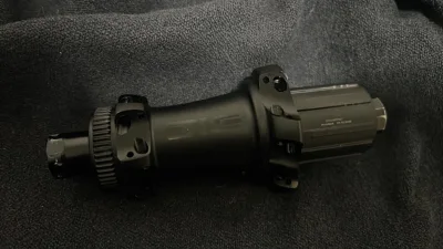 虽然只是一个修补件，但是国内的价格一直是高的离谱。闲来无事天天挖煤姬挖一下，功夫不负有心人，还是被我找到了！
解了燃眉之急！