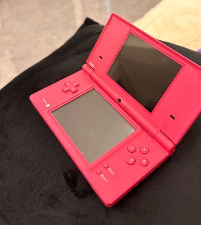 本次使用了ems路线，合箱很快而且新箱宝很好用，到手虽然没有选择加固但是还是有泡泡加固，箱子八角尖尖非常安心，物品到手状态良好，页面简洁而且拍卖过程中速度刷新快，是一次很好的体验！我还会继续在挖煤姬切煤的