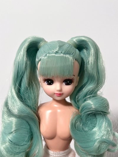 挖煤姬这一海淘软件在各方面都做的比较完善。在综合汇率、优惠、服务等方面，挖煤姬对于新手而言还是不错的选择。搜索功能比较强，方便淘到心好物。国际物流选择的是ems，比想象中快很多，平安收到了货物。总的来说是一次良好的体验。