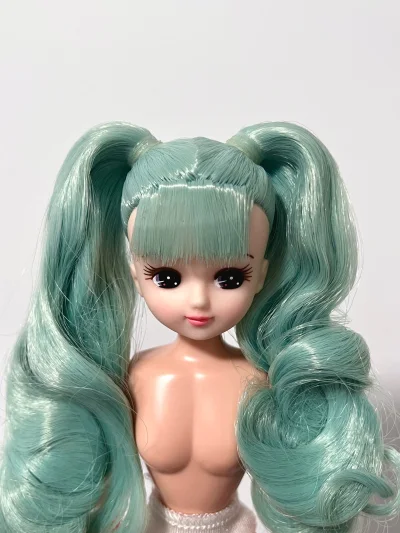 挖煤姬这一海淘软件在各方面都做的比较完善。在综合汇率、优惠、服务等方面，挖煤姬对于新手而言还是不错的选择。搜索功能比较强，方便淘到心好物。国际物流选择的是ems，比想象中快很多，平安收到了货物。总的来说是一次良好的体验。