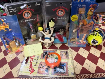 第二次在这里买，年前下单了，从入库合单到审核发货，每一步都很快，每天心心念念看物流信息的更新，这次运费税费都没有第一次贵，很开心。樱花妹的字很可爱呢～