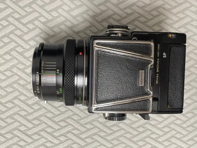 135的机器用了很多，也拍了很多，骚动的心，又看向了120中画幅，在体验过优雅且复古的双反后，还想感受一下哈苏的乐趣，最后入手了这台东瀛哈苏，到手配了电池盖和豆腐刀，再简单的保养了一下，基本就是理想状态了，比国内还要便宜！