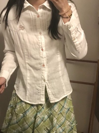 终于收到在挖煤姬淘的古着衣服，品相超出预期，干净无瑕疵，面料柔软有质感，版型复古又显瘦。包装严实，物流速度也很可，日淘古着认准这里！


