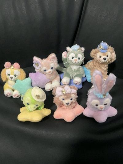 懂货的有福了！哈哈哈哈，这个全的七宝成色特别好，已珍藏。
洗澡史迪仔和小金绝绝子，还有雪人和夏威夷鸡蛋花史迪仔都好漂亮！