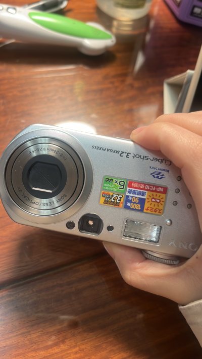 过海关非常的丝滑，没有卡。在国内的xy上很难买到成色那么好的机子，也没有那么好的价格，整体来说是双赢！很满意?