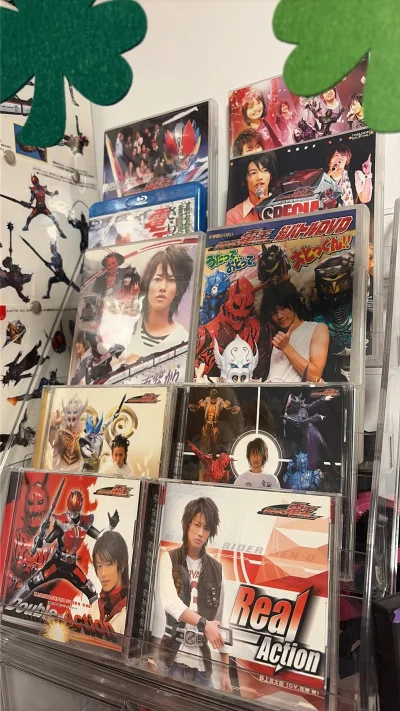 因为很喜欢电王，但由于年代比较久远，在国内很难买到齐全的周边，在挖煤姬搜索之后发现有很多周边商品，价格也很合适，收到货后开箱有很多泡沫纸包着，就连书籍的边角、DVD的外壳，还有玩具的包装盒这些容易磕碰的地方也没有出现破损的现象，物流真的很不错！体验非常好的一次日淘！...因为很喜欢电王，但由于年代比较久远，在国内很难买到齐全的周边，在挖煤姬搜索之后发现有很多周边商品，价格也很合适，收到货后开箱有很多泡沫纸包着，就连书籍的边角、DVD的外壳，还有玩具的包装盒这些容易磕碰的地方也没有出现破损的现象，物流真的很