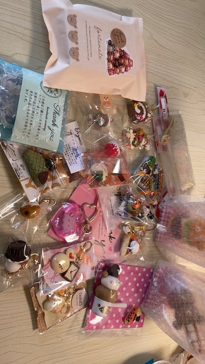 好好好好！又又又一次的成功切煤体验。闲着没事的时候刷一刷买一买 上班一天的动力都有了！包的也很严实 运费价格也便宜合理 选ems快递不到一个星期就能收到 速度杠杠的 今后挖煤姬可以优化下切东西的速度～会继续使用！