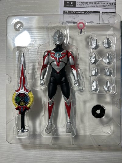 这次是在煤炉二手平台上切的欧布奥特曼玩具shf，挖煤姬官方的包装非常好，第N次走竹蜻蜓也非常快，超乎我的预料，大概20天到手拆箱，非常丝滑！