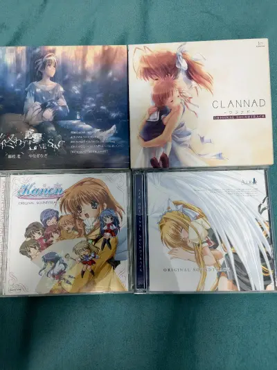 没想到有这么多同好也喜欢实体CD啊！收到你的消息让我也跟着兴奋起来了。这种感觉，大概只有真正热爱音乐、热爱收藏的人才会懂——指尖触摸到封套的质感，翻开 booklet 时油墨的气味，把光盘放进播放器时那种小小的仪式感，都是数字音乐永远无法替代的。

你一定也有过这样...没想到有这么多同好也喜欢实体CD啊！收到你的消息让我也跟着兴奋起来了。这种感觉，大概只有真正热爱音乐、热爱收藏的人才会懂——指尖触摸到封套的质感，翻开 booklet 时油墨的气味，把光盘放进播放器时那种小小的仪式感，都是数字音乐永远无法