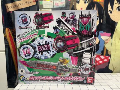 这一批假面骑士到货了假面骑士时王腰带dx版，以及假面骑士dx卡带用的竹蜻蜓物流，时王的腰带是反斗城限定的豪华版本，成色非常的新，挖煤姬竹蜻蜓速度很快，打包很好，很不错的的一次购物体验