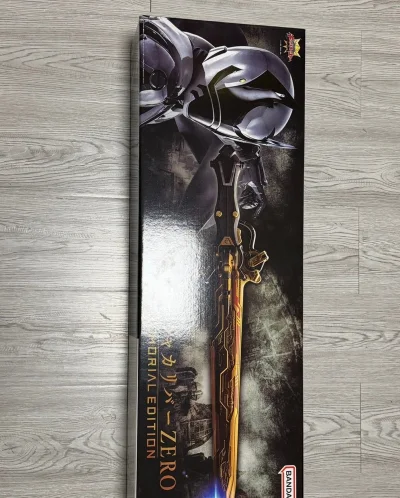 成色非常好，物流很快
君王剑零式纪念版，全长83cm，采用全涂装设计，搭配十颗led进行变身场景还原，收录剧中经典台词。