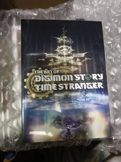 入了本数码宝贝新作游戏的设定集，商品发货速度很快，物流追踪到位，快递包装也很严实没有造成什么运输痕迹，总的来说是次满意的海外购物。