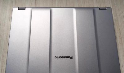 电脑功能正常，成色好，这款笔记本虽然配置比较老，但是浏览网页，写写文档还可以，玩游戏玩不了，看着很厚但是十分轻便