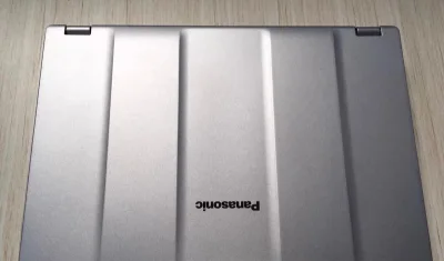 电脑功能正常，成色好，这款笔记本虽然配置比较老，但是浏览网页，写写文档还可以，玩游戏玩不了，看着很厚但是十分轻便