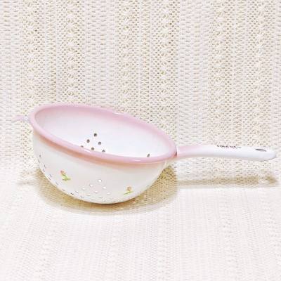 这次使用挖煤姬海淘到不少好物，玫瑰收纳罐复古精致，粉色沥水勺好看实用，搪瓷汤勺架小巧可爱。选择了实惠的海运路线，从发货到收货用时28天，速度比预计中还要快几天，非常开心！