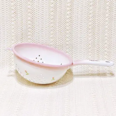 这次使用挖煤姬海淘到不少好物，玫瑰收纳罐复古精致，粉色沥水勺好看实用，搪瓷汤勺架小巧可爱。选择了实惠的海运路线，从发货到收货用时28天，速度比预计中还要快几天，非常开心！