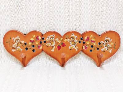 这次使用挖煤姬海淘到的好物十分满意，小熊图案三连置物架复古实用，小猫图案手提篮精致可爱。挖煤姬特意改造了箱子尺寸，使之刚好适配所有合箱商品，放了超多气泡膜填满空隙，有效避免了物品来回晃动！