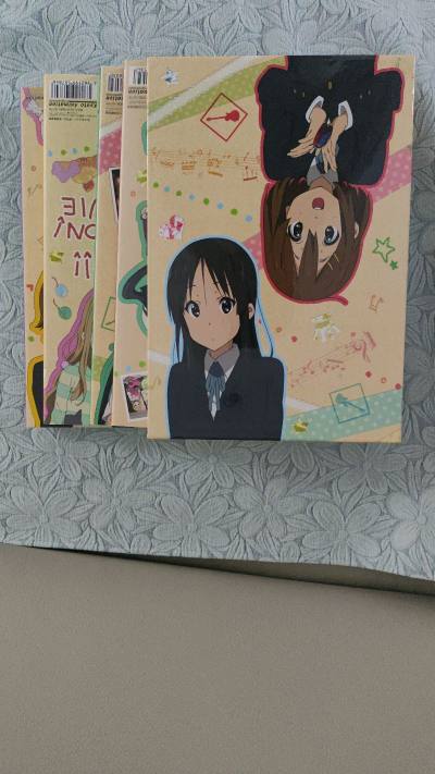 设定集全套很不错，状态很好，也没有磕碰，终于收集齐了，感谢卖家出物，这套设定集很不错，每一页都可以做切页，很好看！