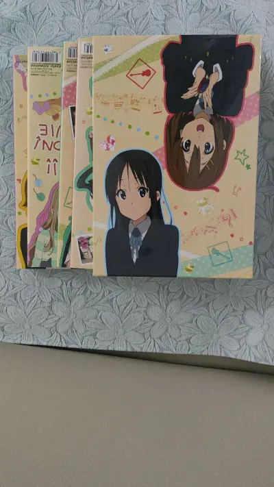 设定集全套很不错，状态很好，也没有磕碰，终于收集齐了，感谢卖家出物，这套设定集很不错，每一页都可以做切页，很好看！