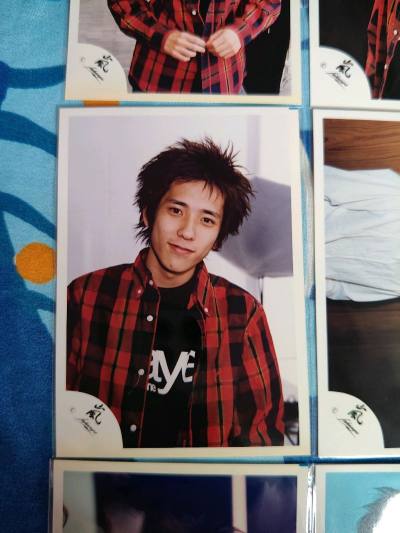 买了两个商品，都是纸片人，用的竹蜻蜓，挺好的，，迅速，纸片保存时间太长了，有好些都泛黄了但是貌美！！