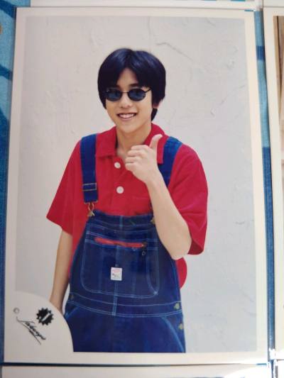 收了一些喜欢的古早纸片，保存的很好，没有什么瑕疵，非常满意。用的ems，总价8000+日元就被税了，量也没有超过，价格也很保守。