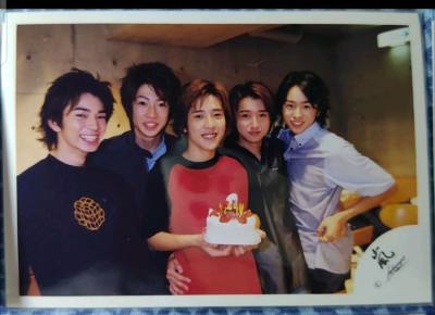 这张纸片现在突然火起来了，之前没这么贵，现在不仅升价还没什么人出，好不容易找着了购入，状态也很好，满意。