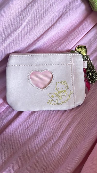 超级满意的一次购物，非常开心能买到自己喜欢的东西。包装的特别好，特别严实，箱子的质量很好，爱了爱了ni




