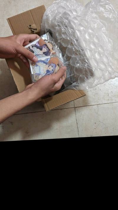 收到手后立马拍了图片，实物非常美丽，拍出来的图片很惊艳，很好出片，商品包装的也是非常的恰到好处，很舍得给泡沫纸打包非常很到位，多出点 太喜欢了，工艺很完美，很给力很到位！