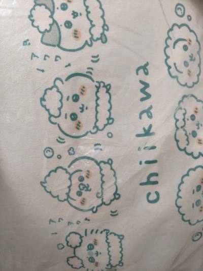 买了一个大抱枕，因为是下单秒切所以不用担心被别人抢先，安心吃到了好价!物流走的竹蜻蜓，包税是非常好的，用时两周左右。今天收到后开箱发现物品摆放整齐，外围裹了泡沫纸防震，每一个物品都完好无损(▽｀)。购物体验感非常好!有什么问题客服也能帮忙积极解决。