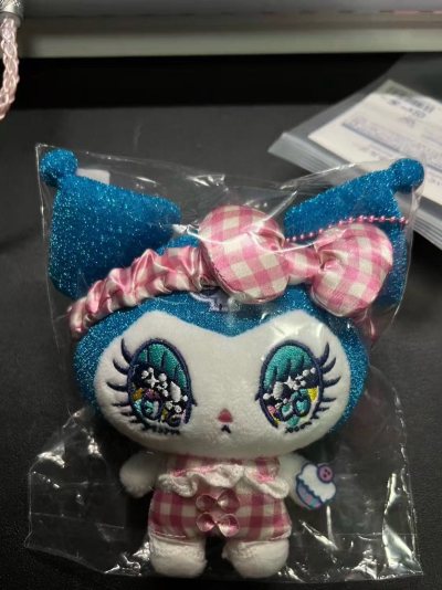 等了一周终于到了！拆箱过程简直充满仪式感，娃娃包装里三层外三层，打开一点异味都没有，香香的。娃娃本尊比卖家拍的图还要可爱，做工精致到每一根睫毛，这个等待时间完全值得！感谢挖煤姬！