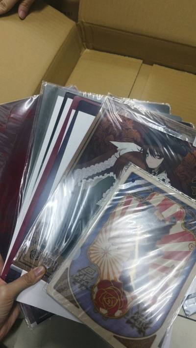 整体发货到挺快的，收到的包装很好，快递包装严实，打开里面的谷子也保存到很好，收到一大箱，感谢挖煤姬让我吃到梦情啊啊啊