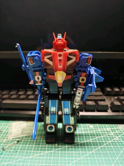 有幸拍到了光战队五功斗士minpla的武器，终于是圆梦了，武器非常的难收集，有了武器整体都好看了许多