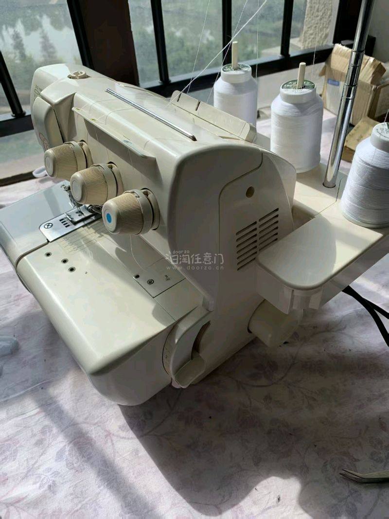 切煤整体流程简单易上手，代购处理效率很高，平台还会提供多种优惠活动。商品打包十分细致，采用厚实的泡泡纸做好防护，让人很放心，之后我还会继续使用，从注册登录到日常使用都十分流畅，整体使用体验舒适又好用。
 心心念念了好久的绷缝机终于蹲到好价啦，拍下后代购处理效率很高。
机器到手很完美，用起来也简单方便，气动穿线设计简直太人性化了，懒人必备。
切煤整体流程简单易上手，平台还会提供多种优惠活动。商品打包十分细致，采用厚实的泡泡纸做好防护，让人很放心，之后我还会继续使用，从...心心念念了好久的绷缝机终于蹲到好价