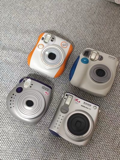 这次选择的邮寄方式是EMS选择了基础加固服务如果寄易碎品和贵重物品可以买一下这个附加服务每一个都打包的很好填充的材料很多合箱完成之后会退多收的运费这次淘了很多好物包装的很好，都没有磕碰每一台成色都还可以除了有的有一点点小瑕疵功能都是正常的




