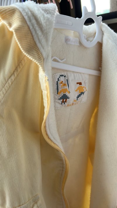 这一次ems才几天就拿到手了。同样包装严实，非常放心！开心呀，可爱的小衣服～挖煤真的超级方便，经常可以捡漏。
每一个包裹都折叠的小小的，纸信封装起来，满满仪式感！而且基本每一件都是香香的，干干净净～

还是中古衣服好，款式特别、耐穿，性价比还高，随便一件秒杀全棉时代...这一次ems才几天就拿到手了。同样包装严实，非常放心！开心呀，可爱的小衣服～挖煤真的超级方便，经常可以捡漏。
每一个包裹都折叠的小小的，纸信封装起来，满满仪式感！而且基本每一件都是香香的，干干净净～

还是中古衣服好，款式特别、耐穿，性价