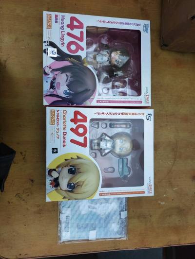 这次是通过挖煤姬在煤炉上买了轨迹的立牌和is的粘土人，这两个粘土人都是老东西，难得找到成色不错的。这次还是通过竹蜻蜓发货。又快又好。还包税，省去自己报税的环节，简直不要太香了，关键10天出头也到了，箱子还非常结实，完美盒到手。喜欢海淘的朋友一定不要错过。