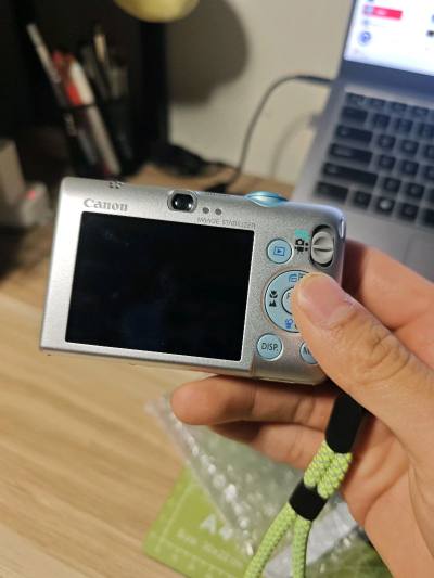 海淘CCD相机，挖煤姬平台堪称“省钱神器”！相比国内动辄数百上千的CCD，日本二手市场价格更亲民。通过挖煤姬代拍，不仅能淘到成色不错的冷门机型，运费与税费合计也仅需几十元。虽然海运需耐心等待一两月，但省下的钱足够再入手一张存储卡。对于追求复古质感的摄影爱好者，这绝对...海淘CCD相机，挖煤姬平台堪称“省钱神器”！相比国内动辄数百上千的CCD，日本二手市场价格更亲民。通过挖煤姬代拍，不仅能淘到成色不错的冷门机型，运费与税费合计也仅需几十元。虽然海运需耐心等待一两月，但省下的钱足够再入手一张存储卡。对于追求