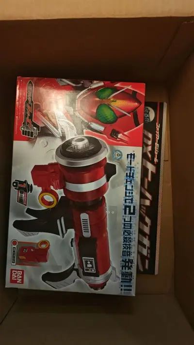 在雅虎拍了fourze的大套，这是其中的火焰枪，成色相当的哇塞，盒子情况也很好，联动也正常，核算起来简直是白菜价，挖煤姬真不错