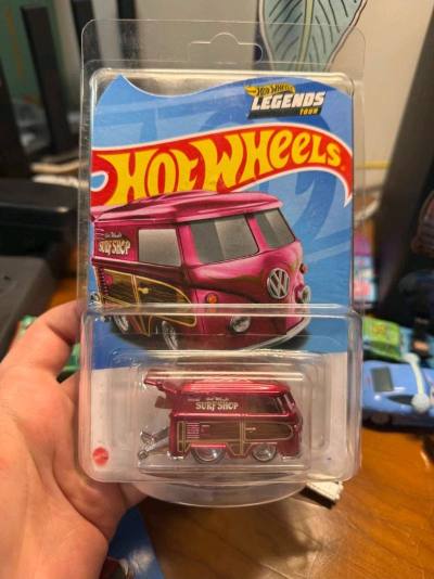 这款风火轮传奇之旅Kool Kombi模型，金属酒红色漆面质感高级，冲浪店涂装复古吸睛，细节拉满，是收藏和展示的绝佳选择！✅